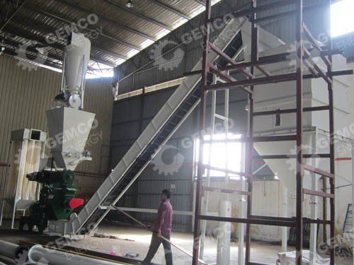 EFB pellet machine and belt conveyor